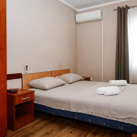 Apartments Djukic Tivat Ngoại thất bức ảnh