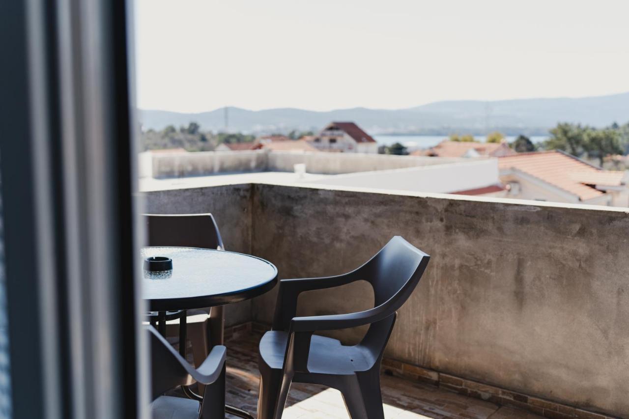 Apartments Djukic Tivat Ngoại thất bức ảnh