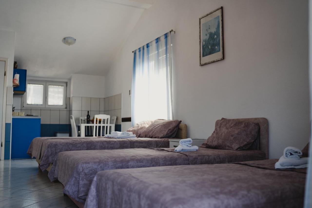 Apartments Djukic Tivat Ngoại thất bức ảnh