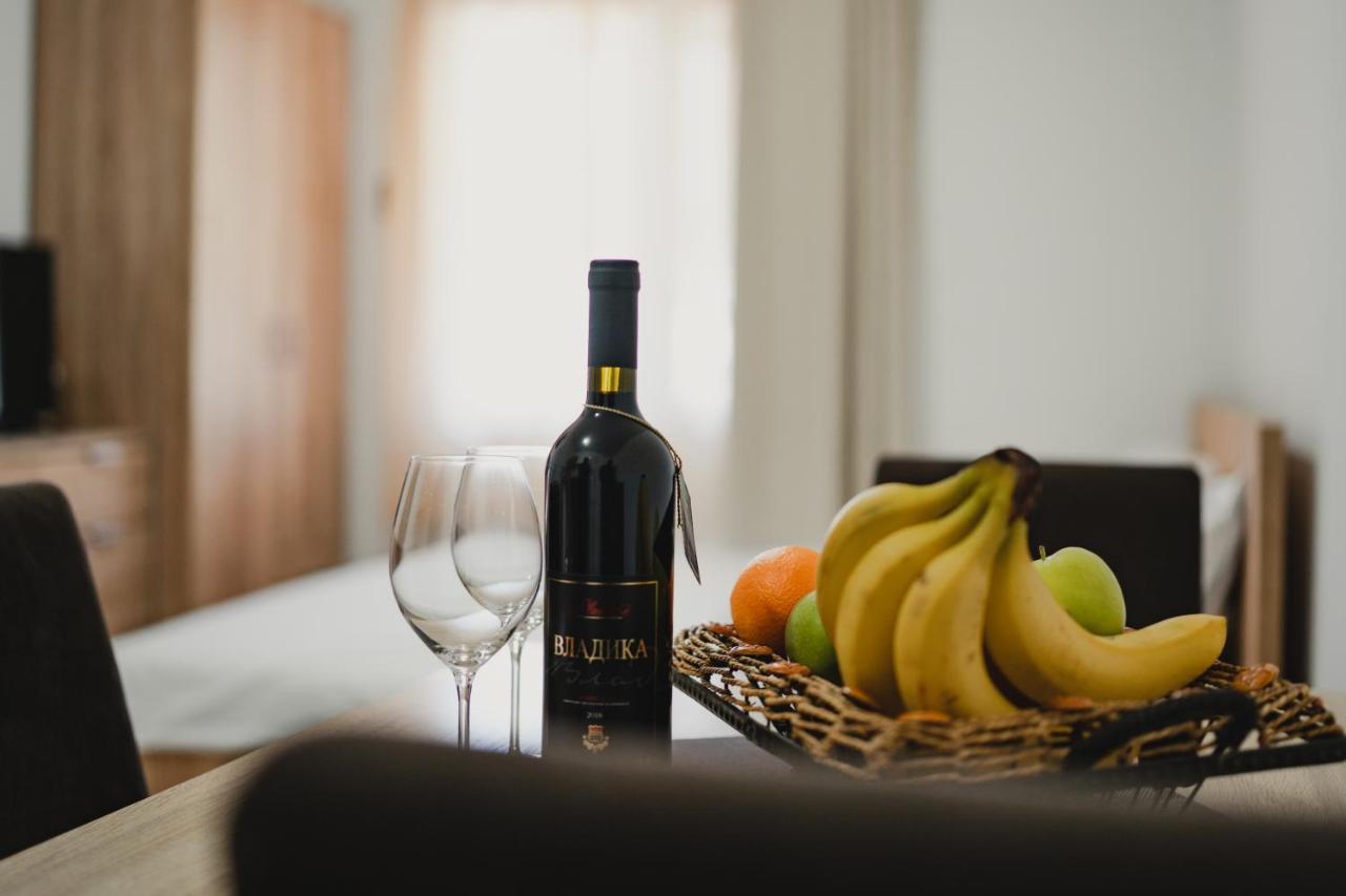 Apartments Djukic Tivat Ngoại thất bức ảnh