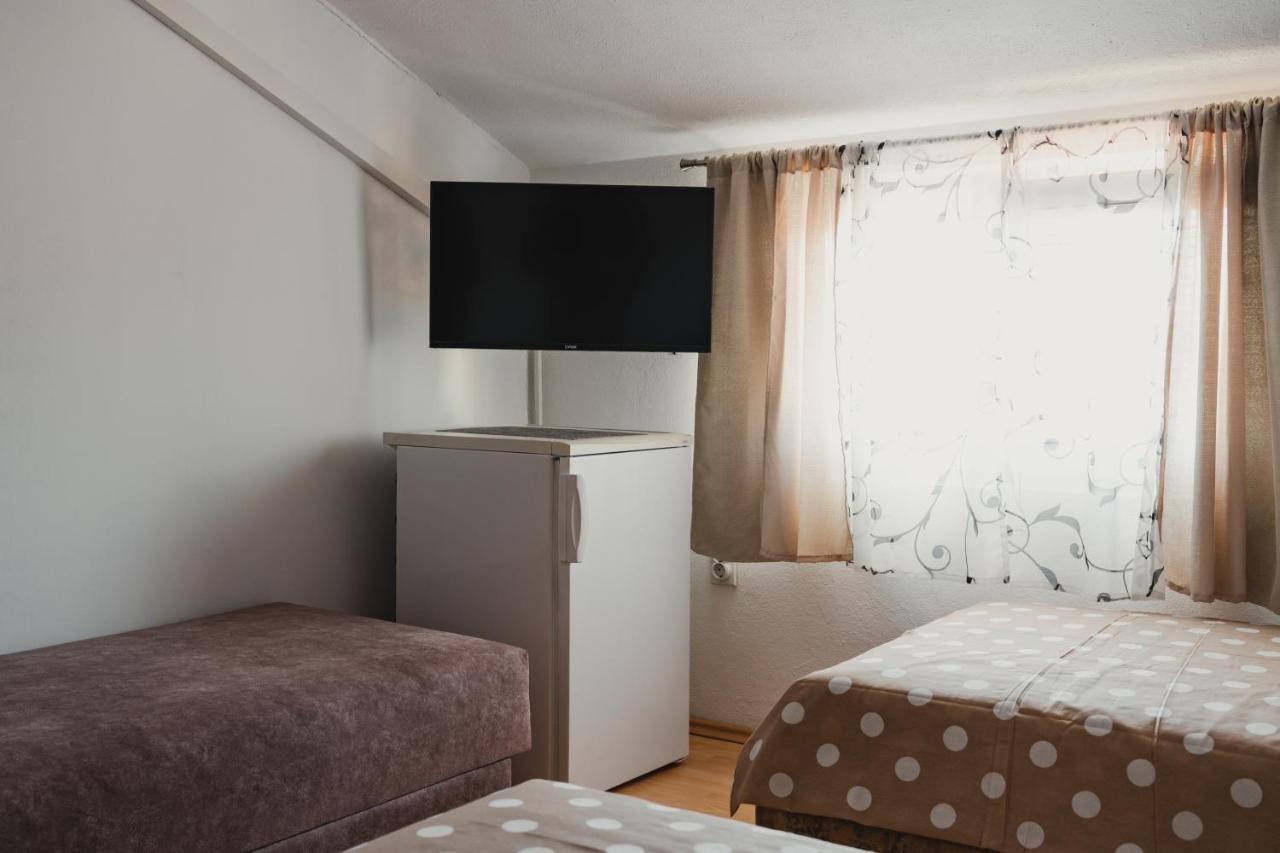 Apartments Djukic Tivat Ngoại thất bức ảnh