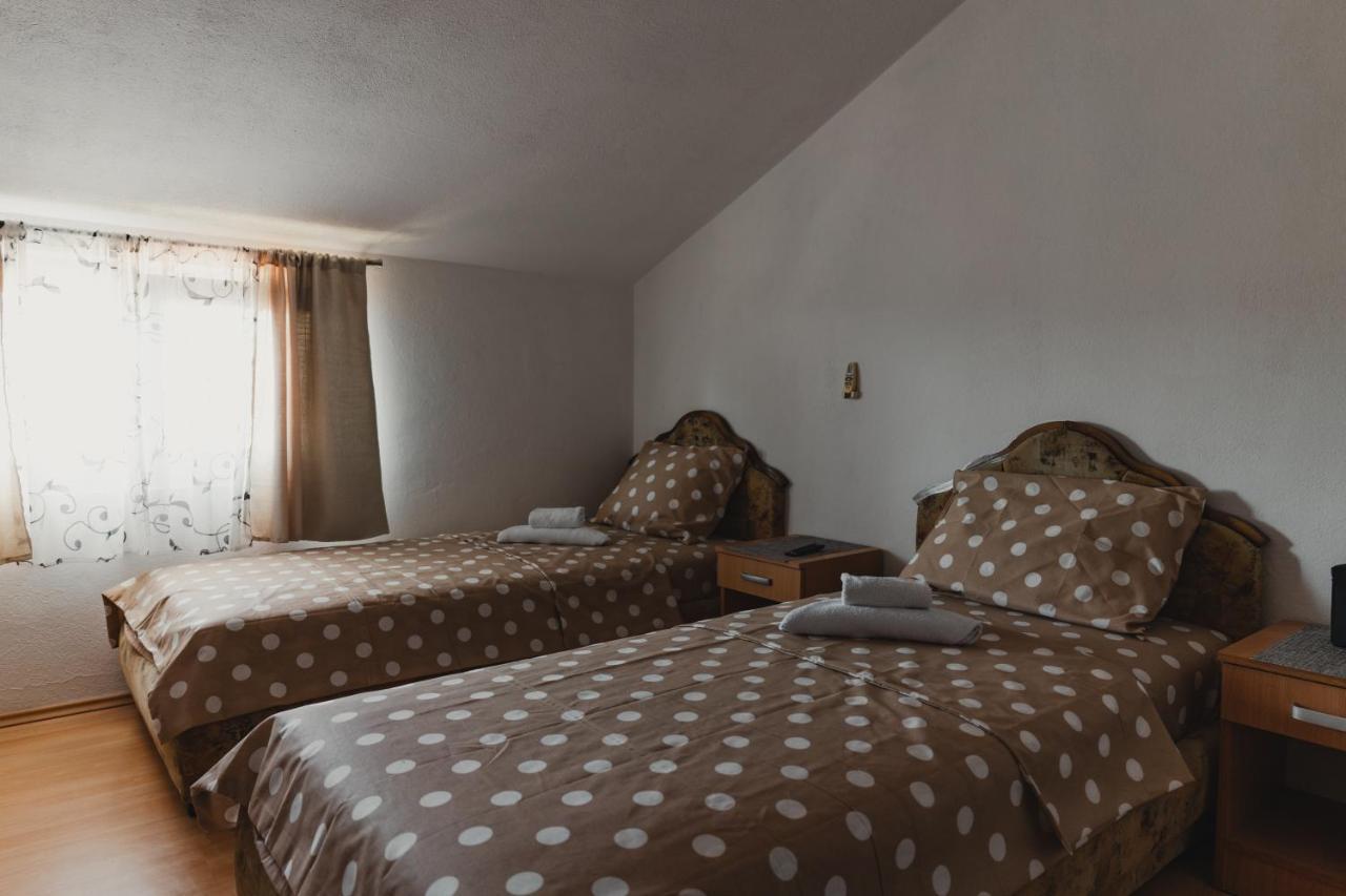Apartments Djukic Tivat Ngoại thất bức ảnh