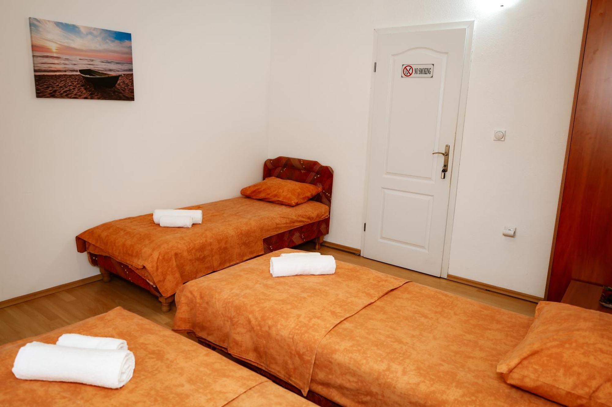 Apartments Djukic Tivat Ngoại thất bức ảnh