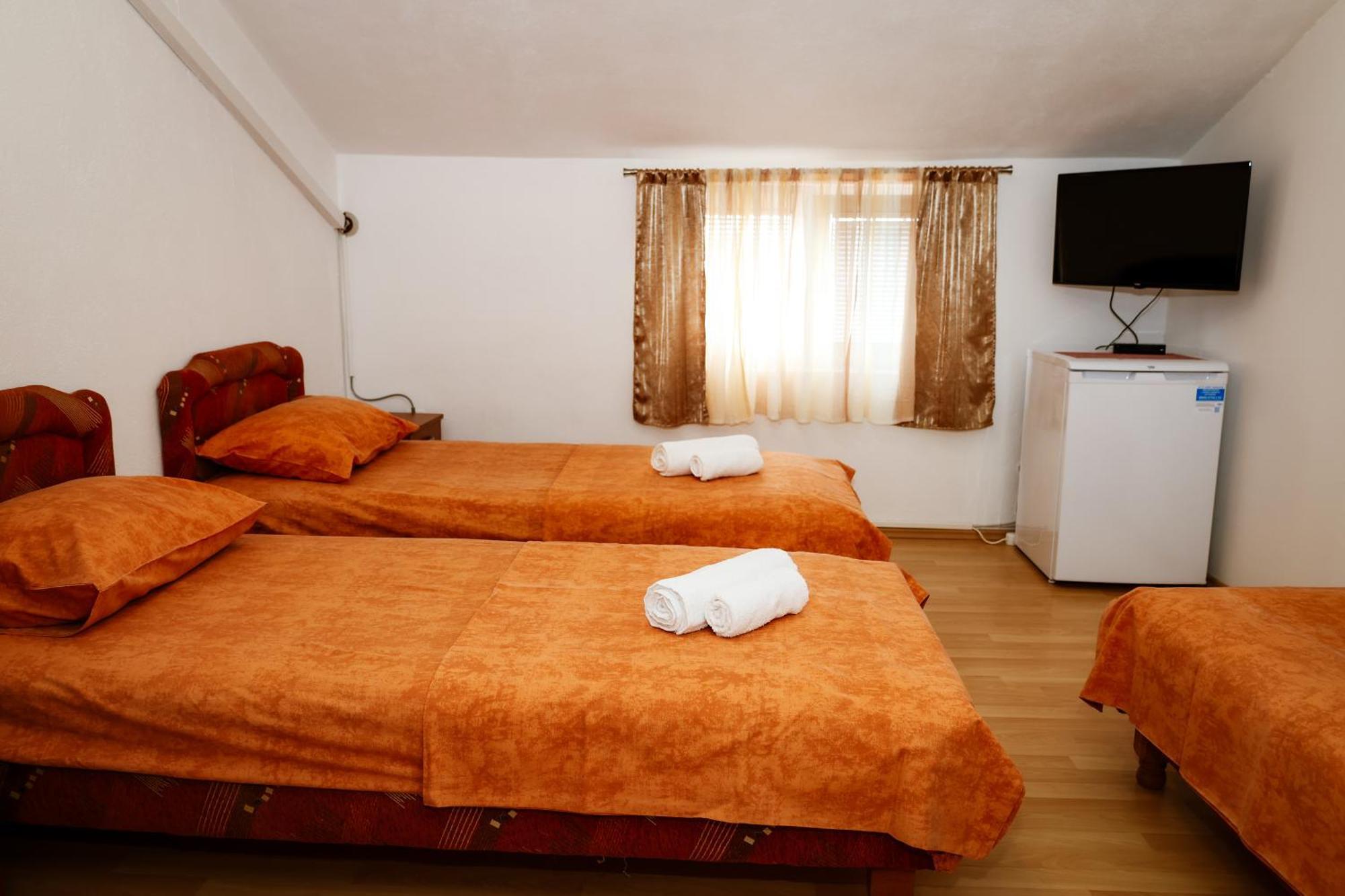 Apartments Djukic Tivat Ngoại thất bức ảnh
