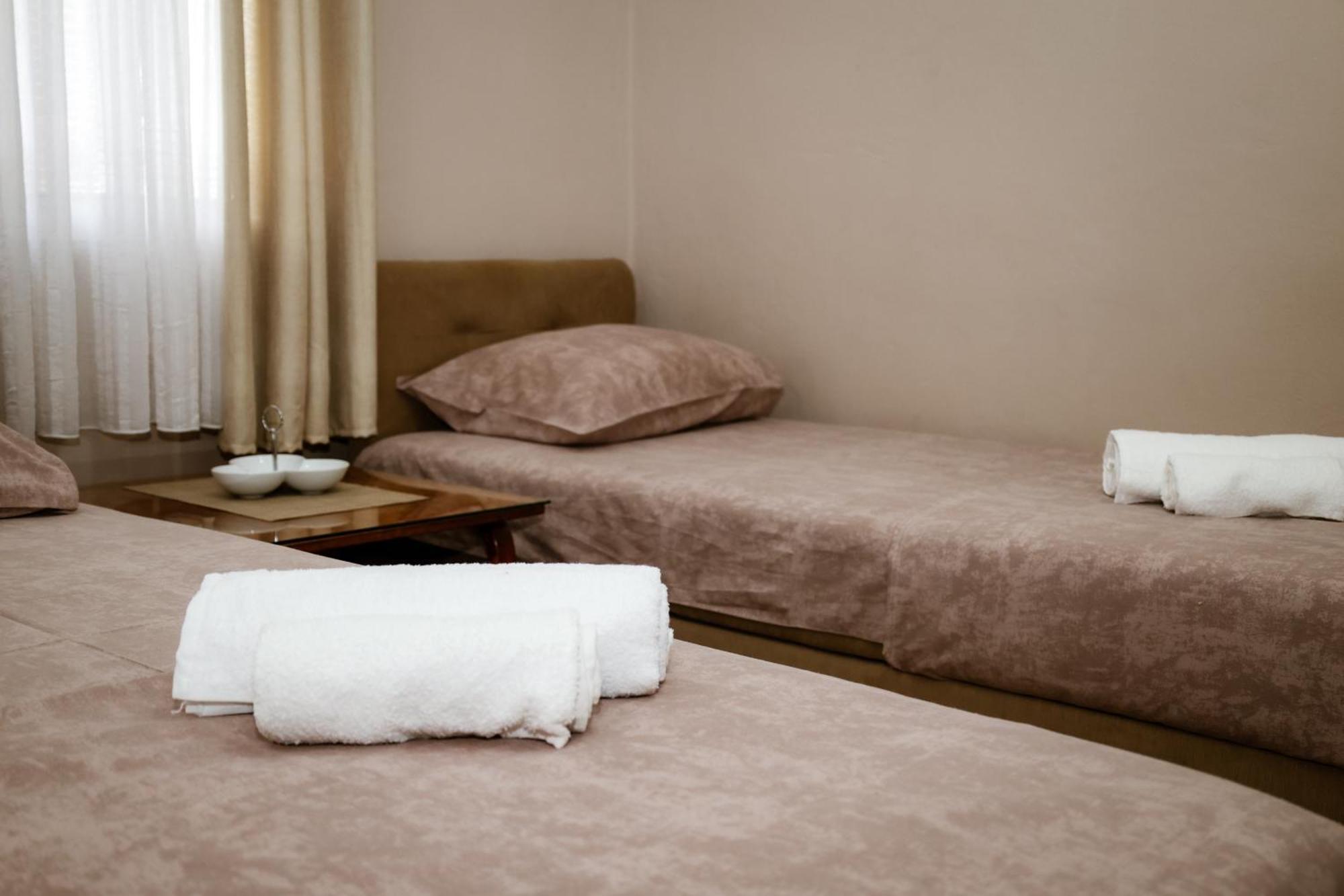 Apartments Djukic Tivat Ngoại thất bức ảnh