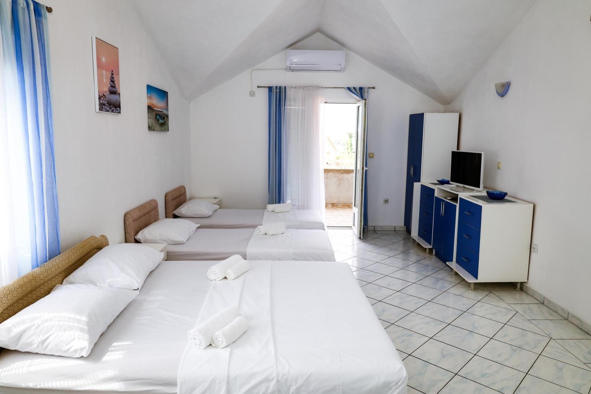 Apartments Djukic Tivat Ngoại thất bức ảnh