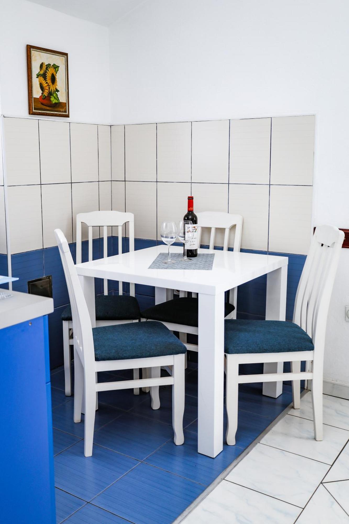 Apartments Djukic Tivat Ngoại thất bức ảnh