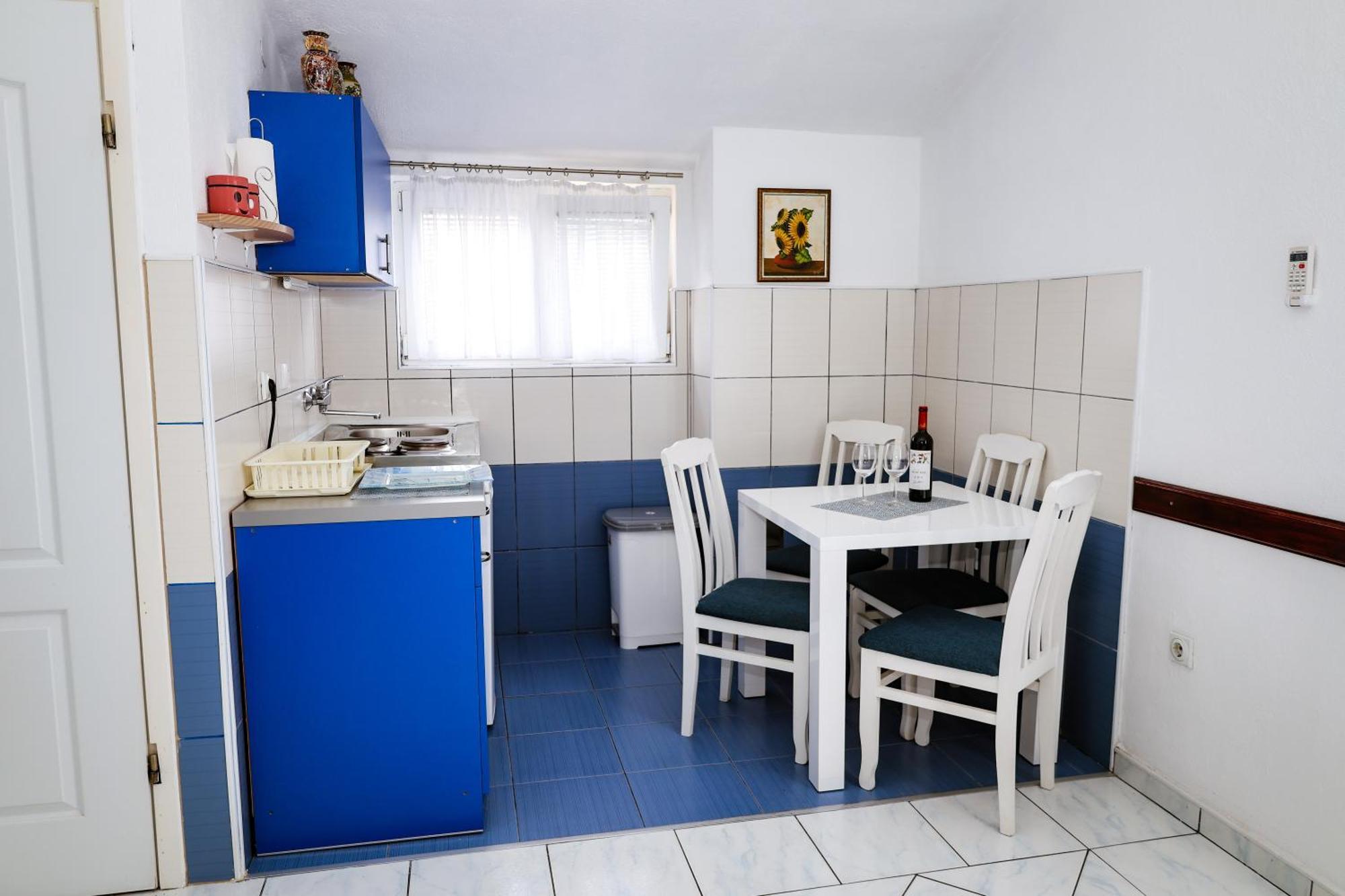 Apartments Djukic Tivat Ngoại thất bức ảnh