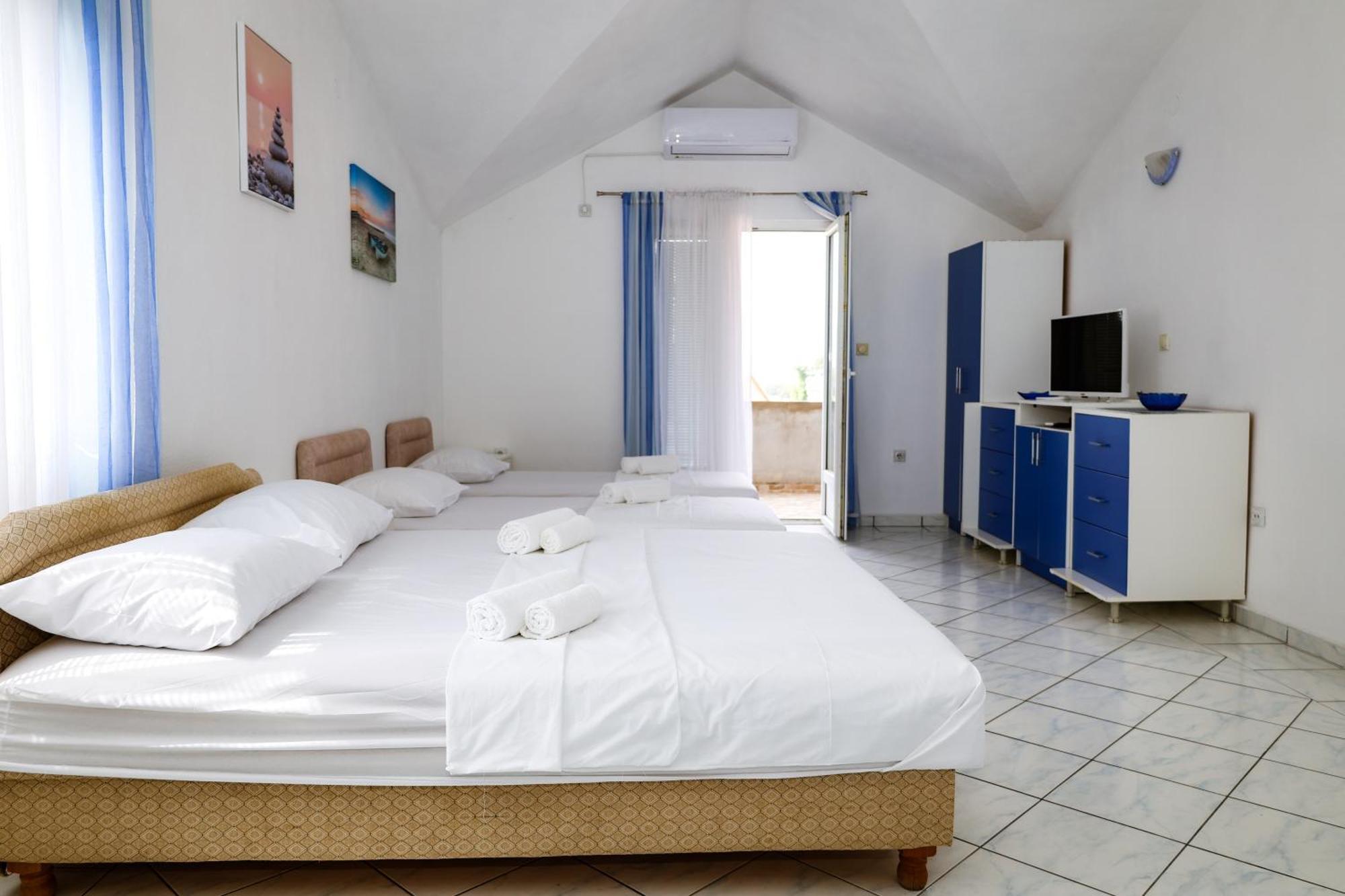 Apartments Djukic Tivat Ngoại thất bức ảnh
