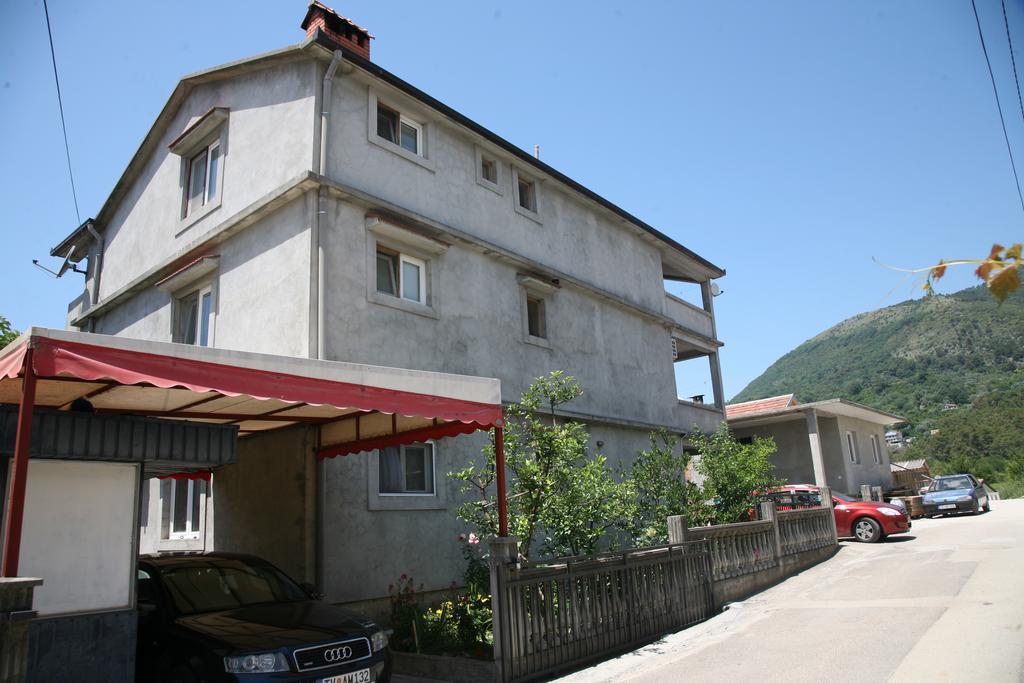 Apartments Djukic Tivat Ngoại thất bức ảnh